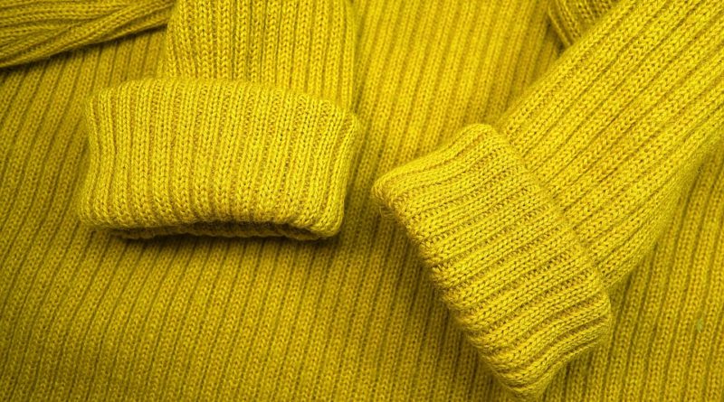 Žlutá barva zamířila do módních kolekcí