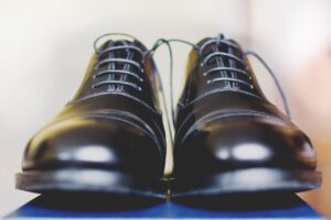 Dark academia. Co to znamená v módě?